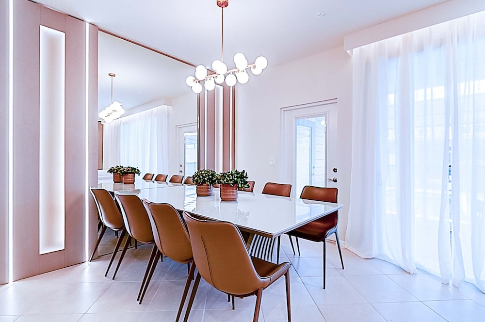 1177 Fantastic Family Home for Your Vacation
