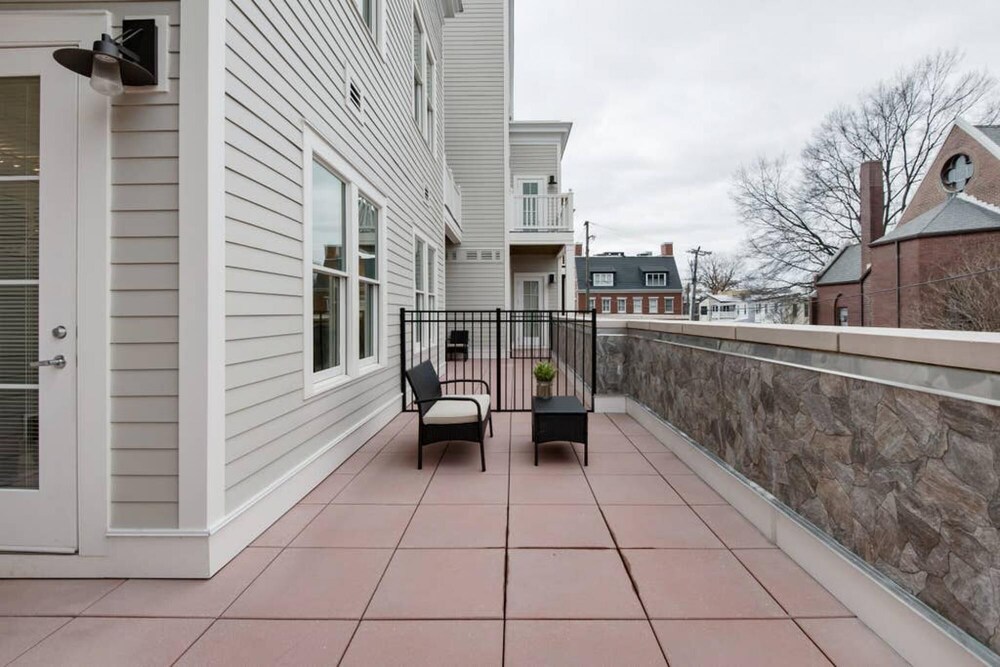 Old Town Alexandria Outdoor Patio 4ktv Wifi view 5
