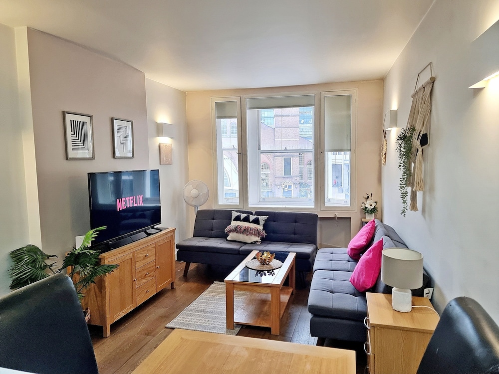 Liverpool Street Apartments