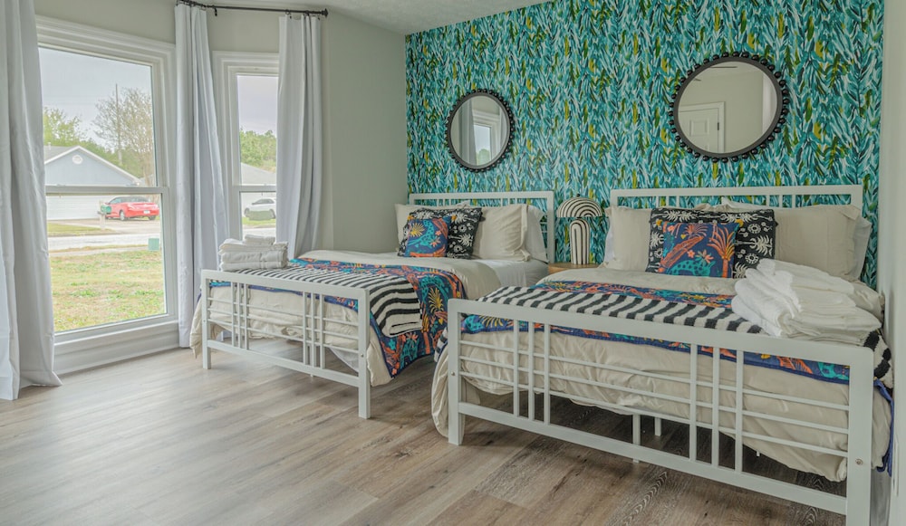 6-Bed Artistic Home with Game room