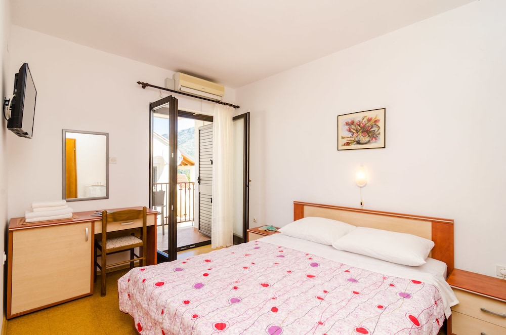 Cina Apartments