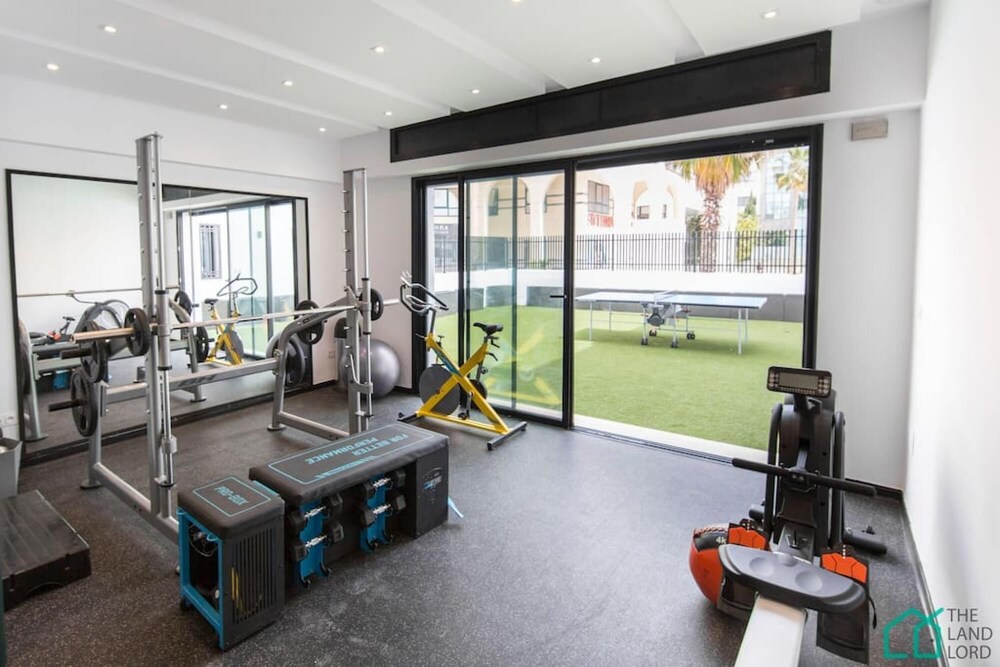 Sunset 303 Brand new apt With gym in Lac 1