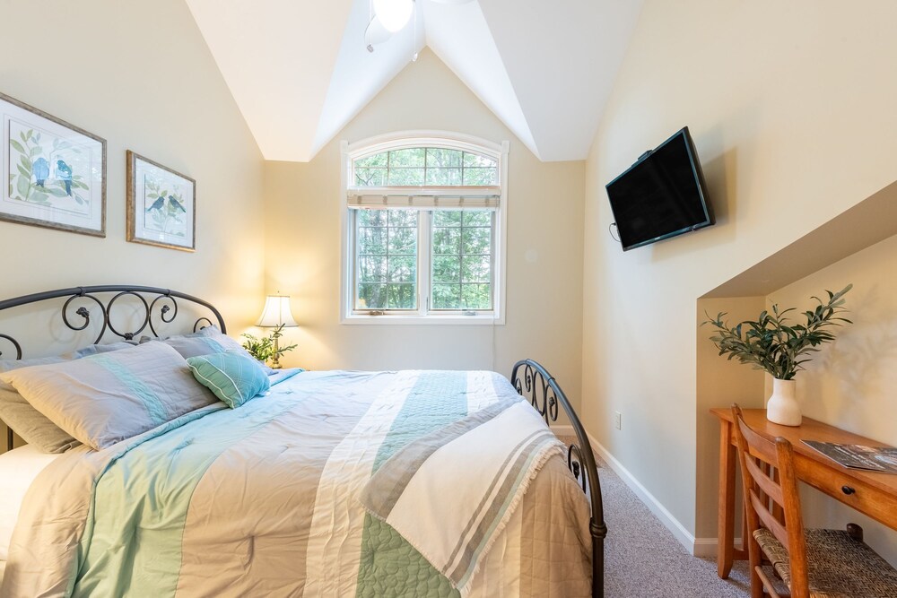 Highland Hideaway by Avantstay Group Poconos Retreat w Patio Game Room