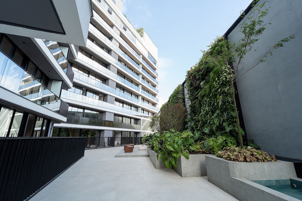 Hotel The Spot One By Xtay - Image 1