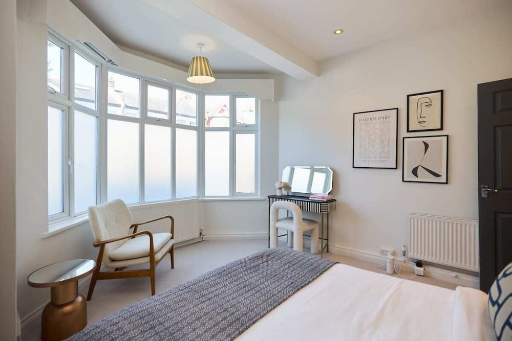 East Finchley Retreat 2BR Ground Floor Flat With Terraces