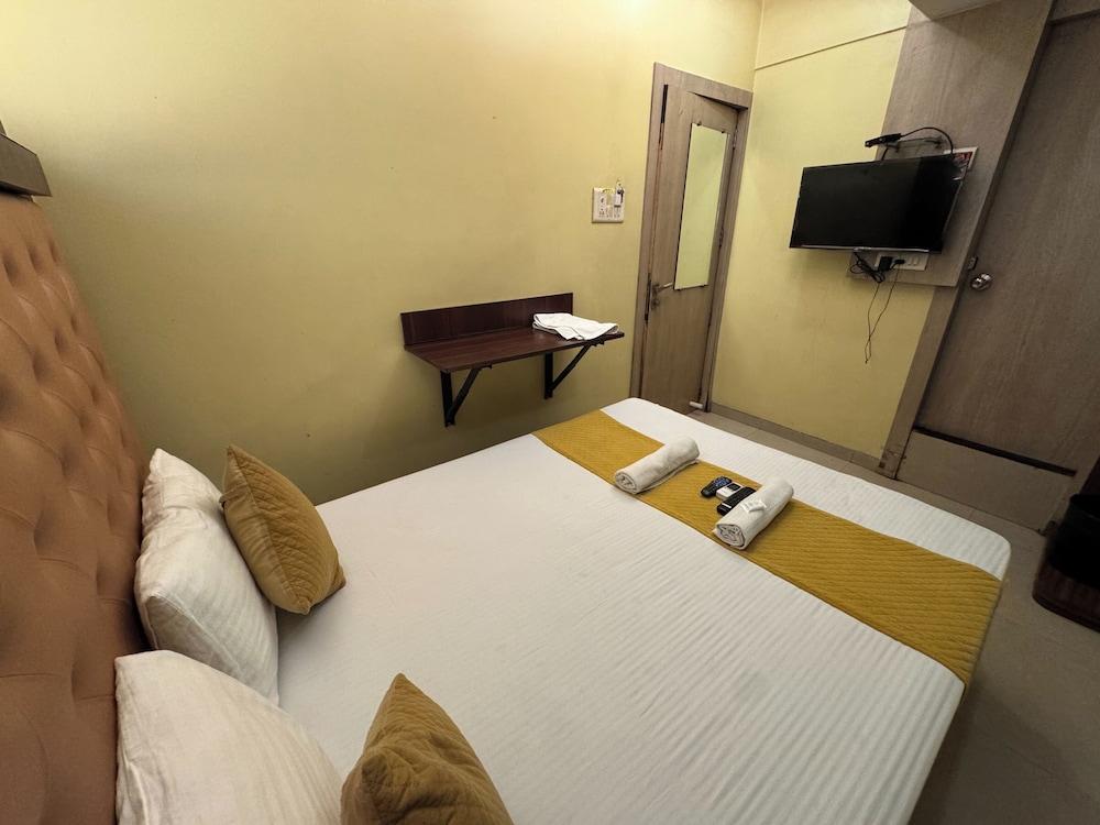 Hotel Ratna Paradise