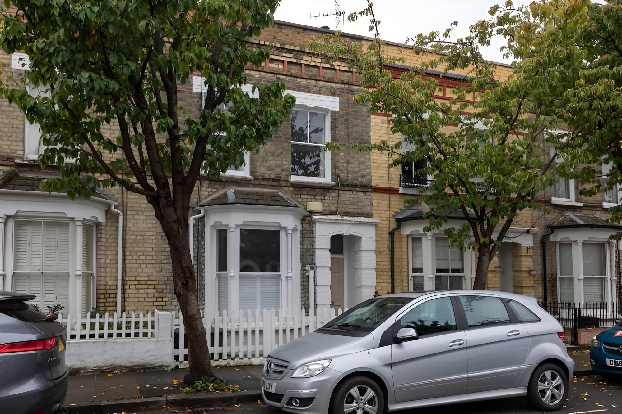 Vibrant 1BD Home With Outdoor Patio - Hammersmith!