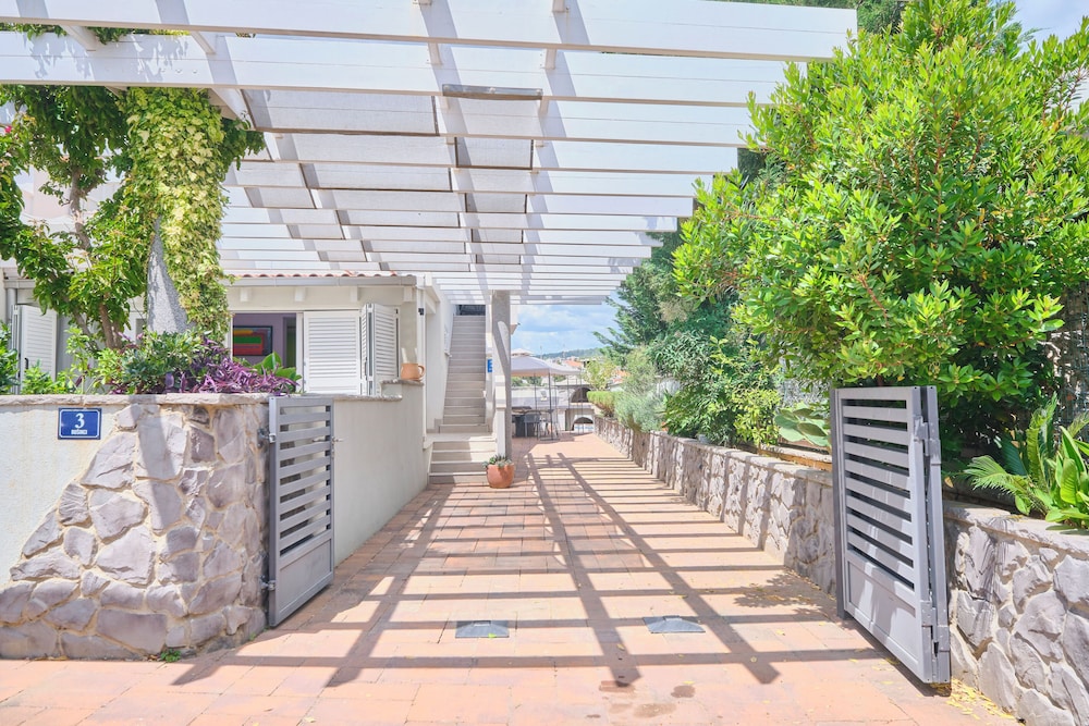 Sunshine Suites by Litto
