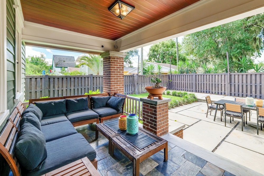 Renovated, Stylish Retreat w/ Patio in Lakeland!