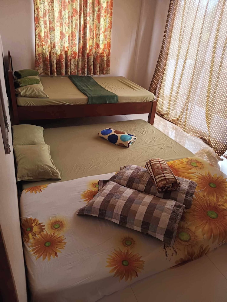 Room-aremen Transient, the no Hassle and