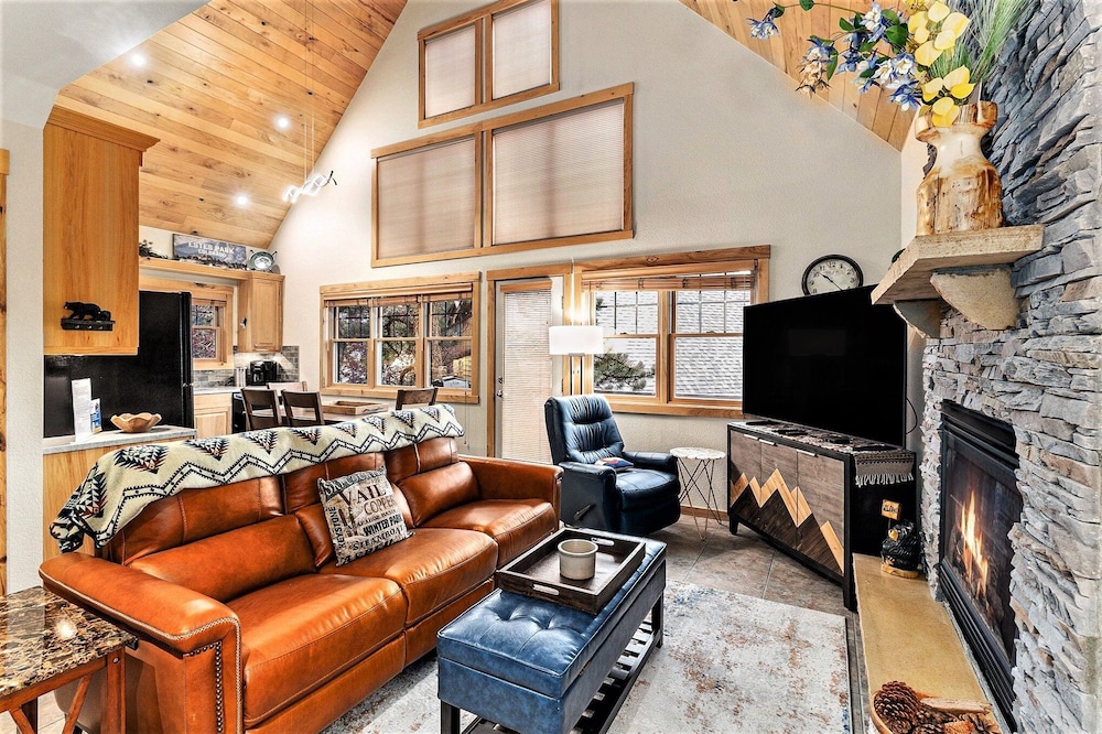 Solitude Beaver #3 - Estes Park 2 Bedroom Condo by RedAwning