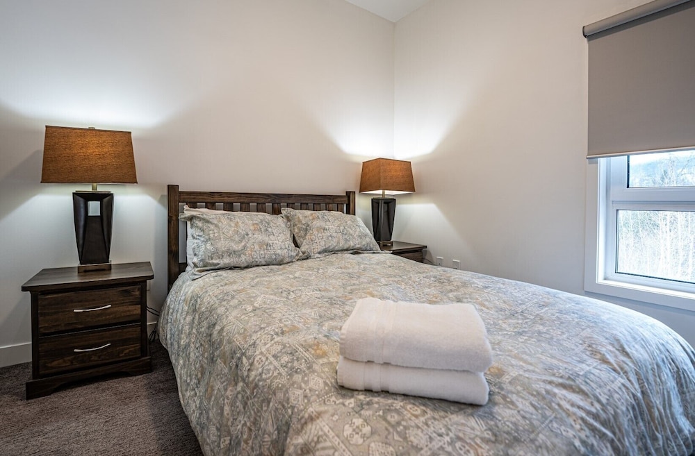 Niska’s Den by Revelstoke Vacations - Image 5