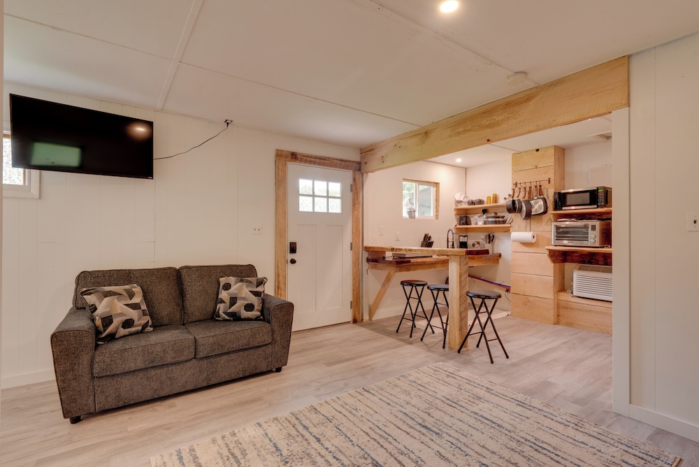 Wiston Street - 2 Bedroom Holiday Home - Pembroke