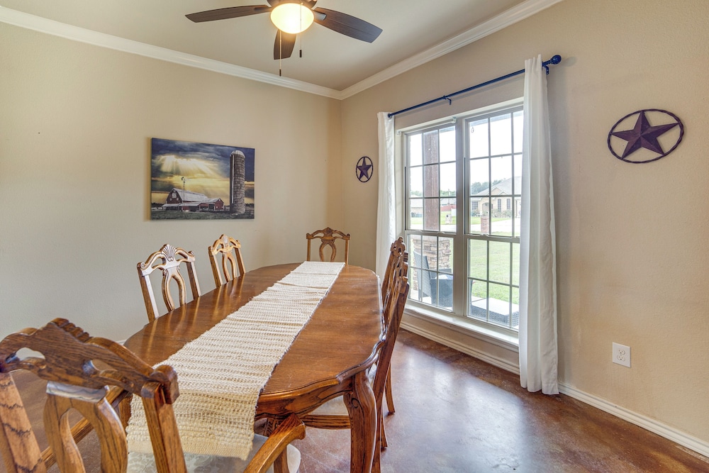 10 Mi to Lake Tawakoni: Family Wills Point Getaway