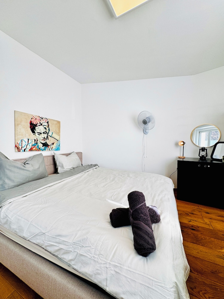 Cozy 5BR Apartment Near Kaufpark