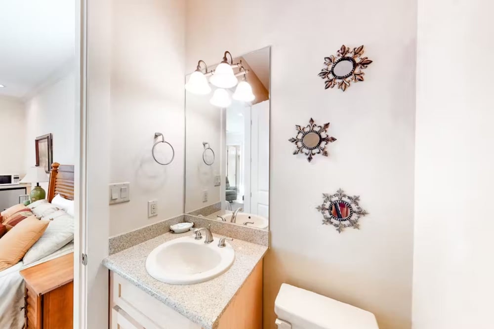 Serenity by the Sea! 4BR Retreat, Sleeps 12, Walk to Beach & Community Pool