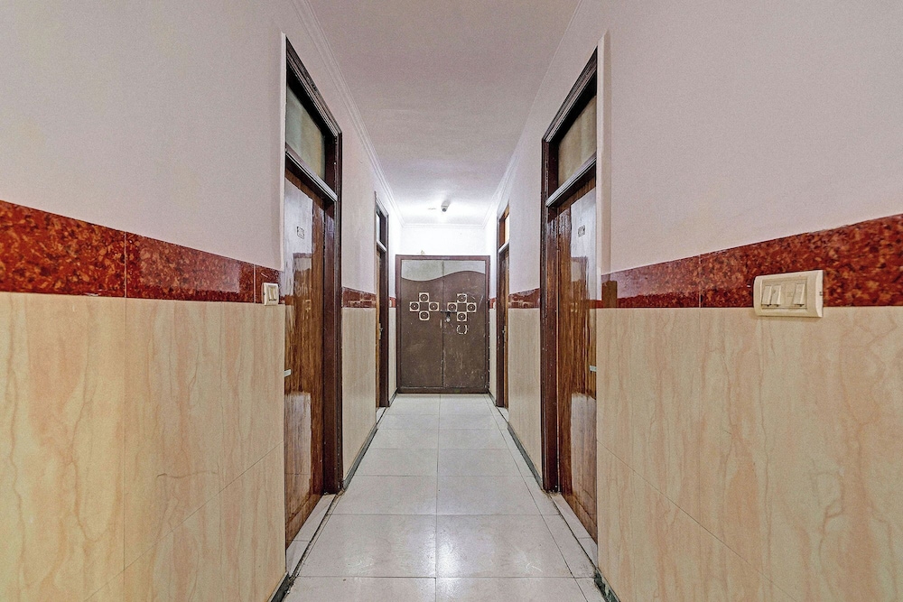 Fabhotel Kg Palace