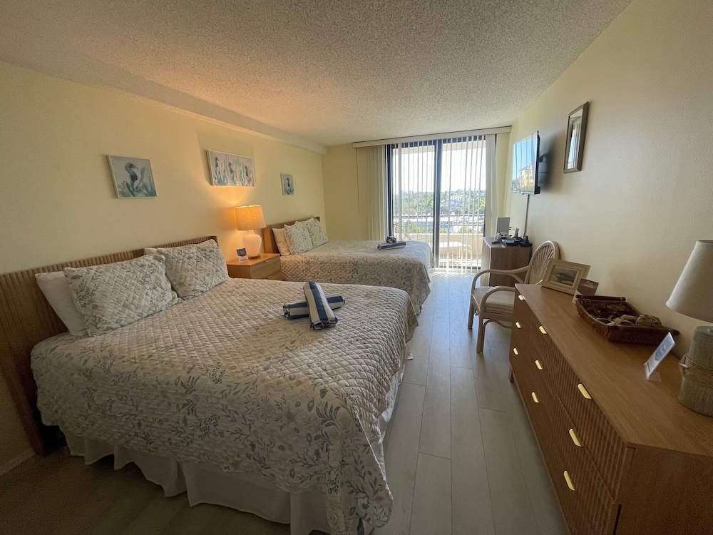 Anchorage Resort 5th Floor 2 bedroom condo with Beach Access 2 Condo