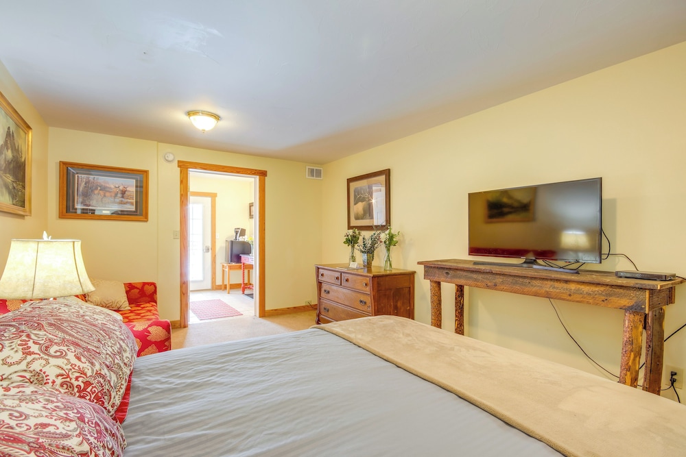 Spacious Yellowstone River Retreat w/ Trails!