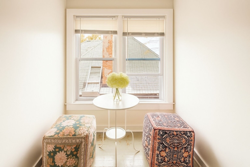 Detroit 6BR House Wifi, Parking, Pet Friendly