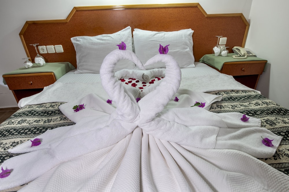 Belcehan Beach Hotel - Image 7