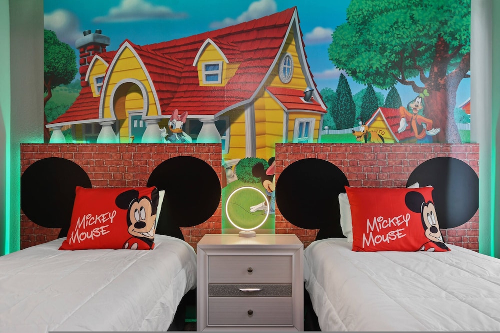 Disney 9Bd Storeylake Game Pool