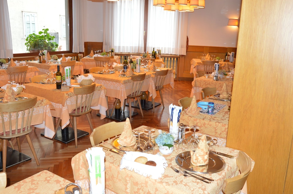 Hotel Dolomiti Pinzolo photo 4