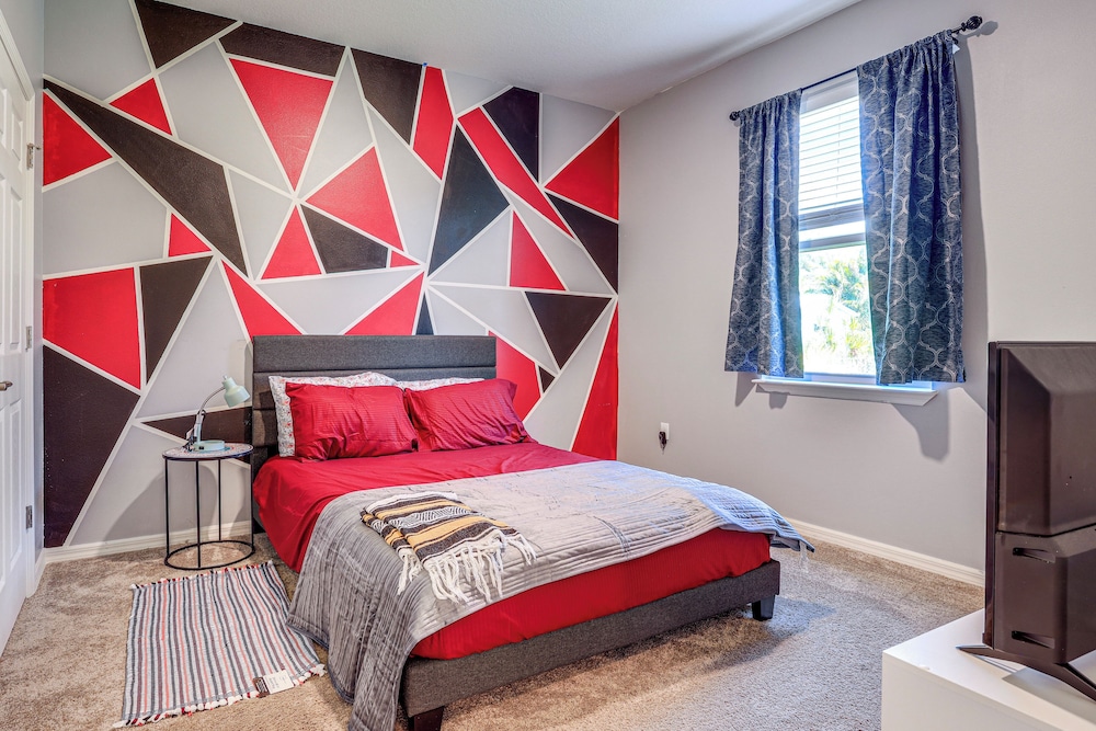 Spacious Home Near Dtwn Psl: Travel Nurses Welcome