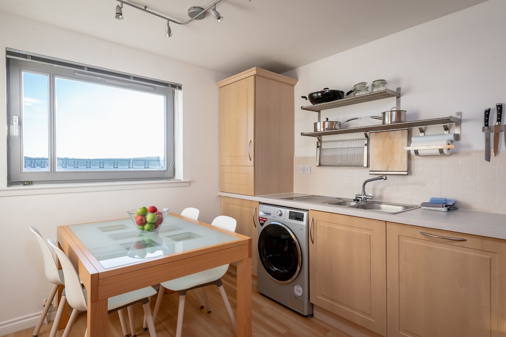 Tay Pearls - Marine Parade view 5