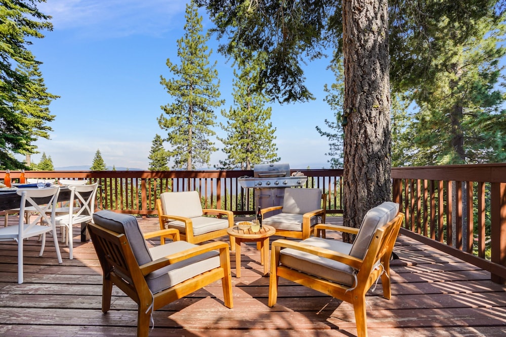 Horizon by Avantstay Stunning A-frame Cabin w Hot Tub Billiards Lake Views