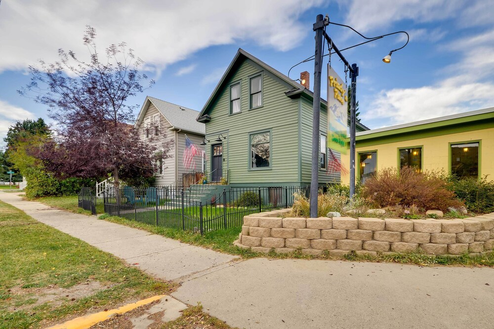 Red Lodge Home on Broadway - 15 Min to Ski Resort! view 5