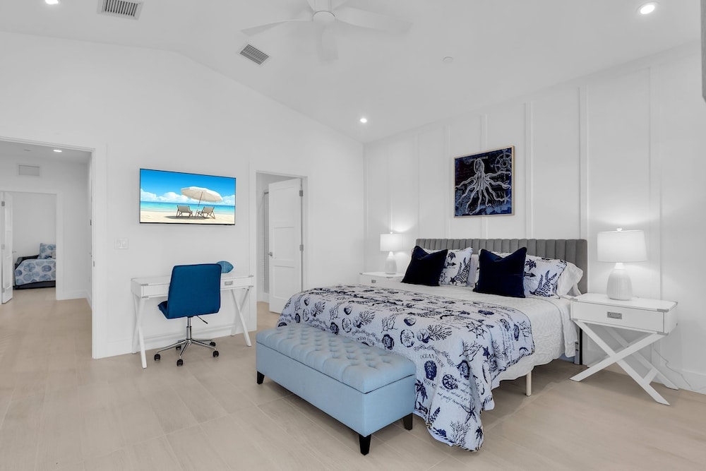 Islamorada Home, Ocean Views, Playroom, Near Tiki Bar, Pool, And Boat Dockage, Ultimate Keys Getaway 3 Bedroom Home by RedAwning view 2