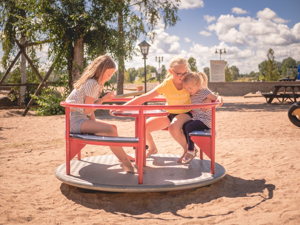 Björkbackens Stugby - Campground