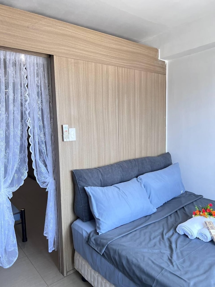 SHORE 1 RESIDENCES