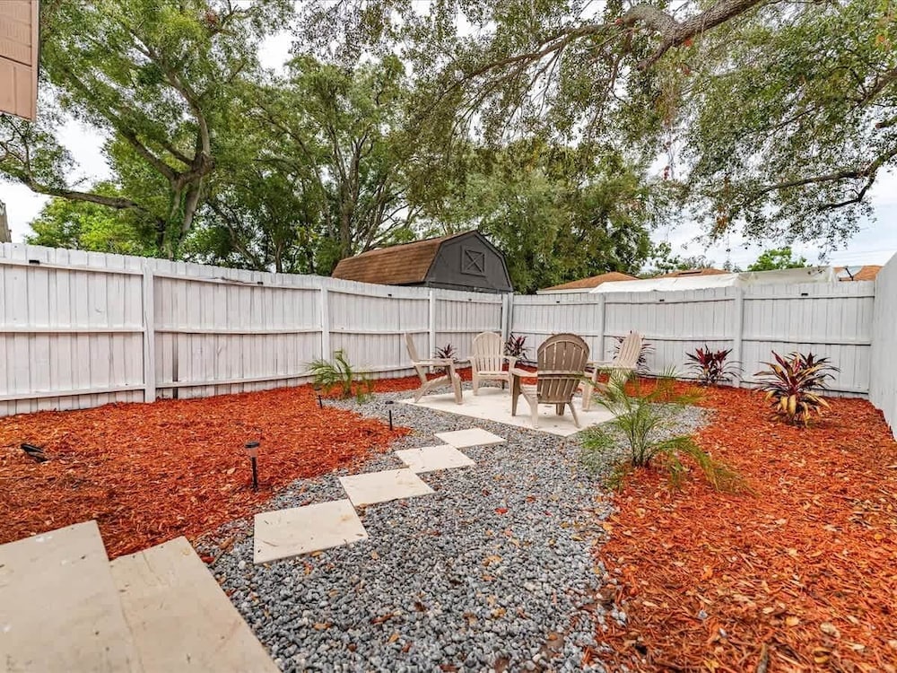 Updated Cozy Home Centrally Located pet Friendly
