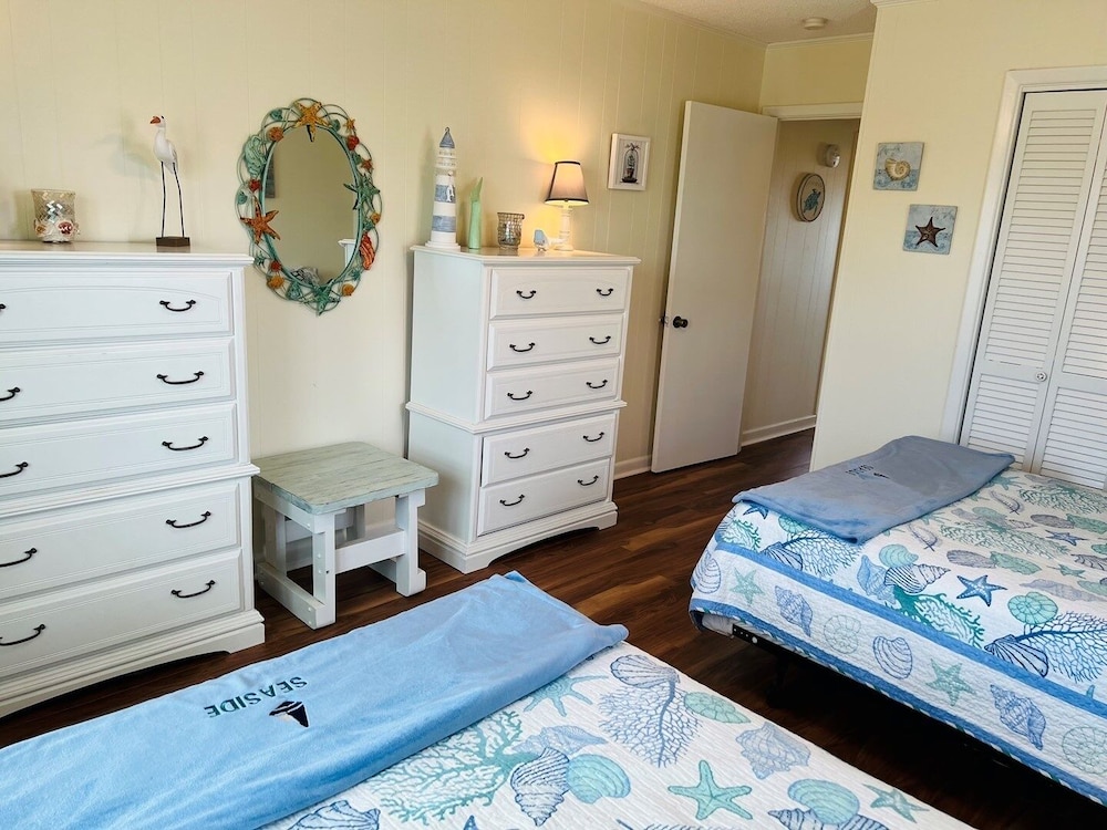 Seaside - 4 Br Home