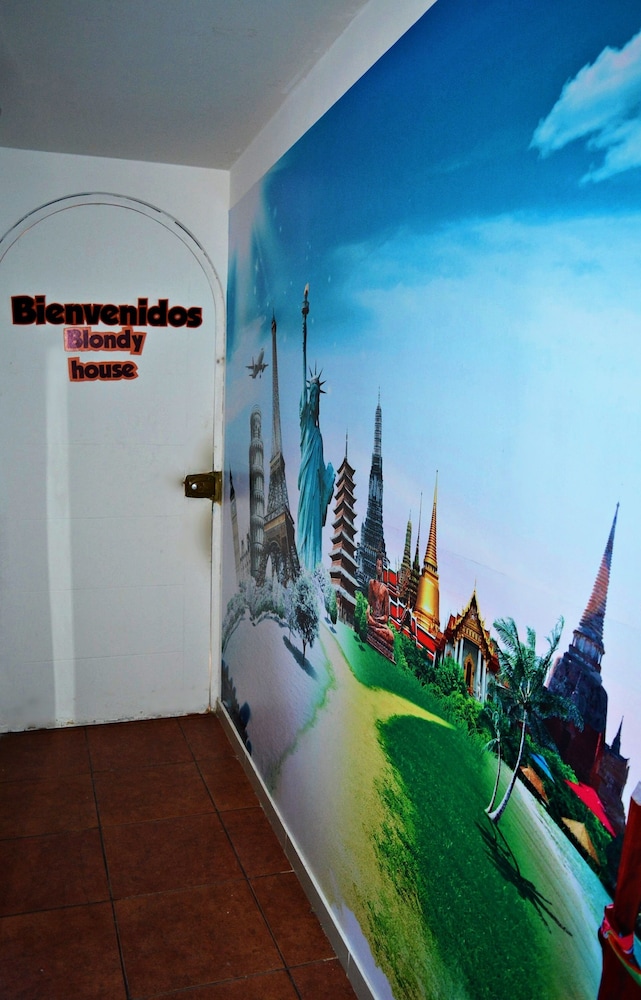 Blondys House