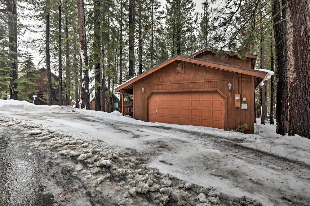 Truckee Winter Escape 6 Mi to Ski Slopes! view 3