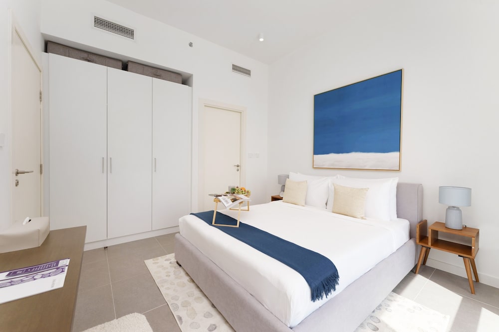 Modern Panoramic Sea View Apt on Al Reem Island
