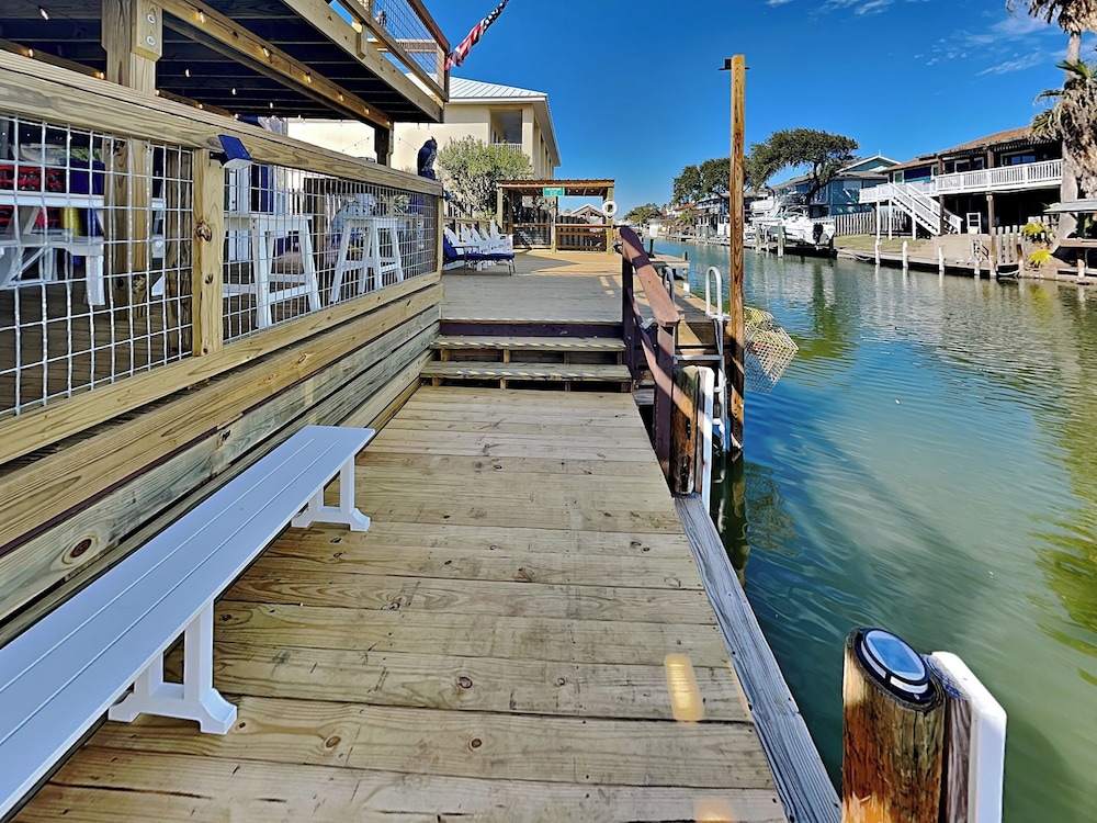 Siesta Keys by Miss Kitty’s