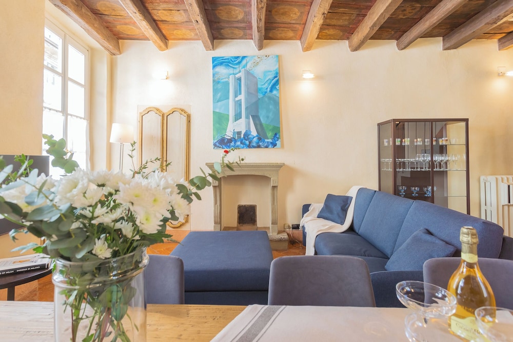Antiche Mura by Rent all Como