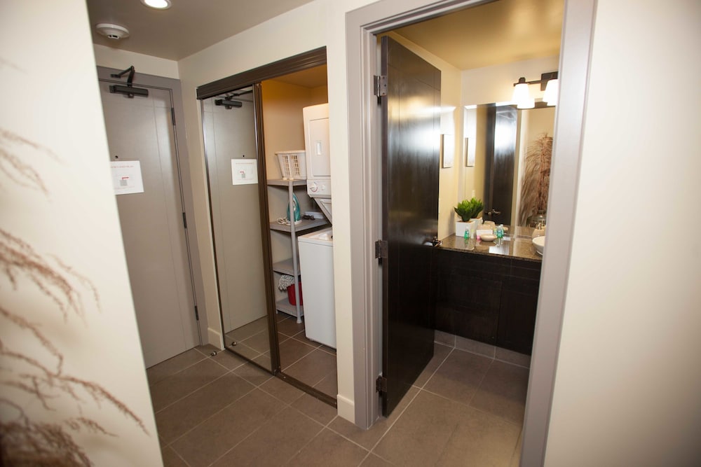 Corporate Suites of Calgary - Eightwelve