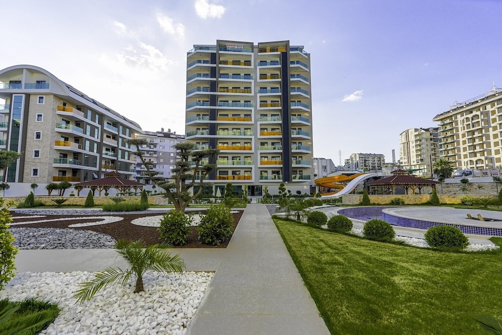 Chic Residence w Pool and Gym in Alanya Antalya view 3