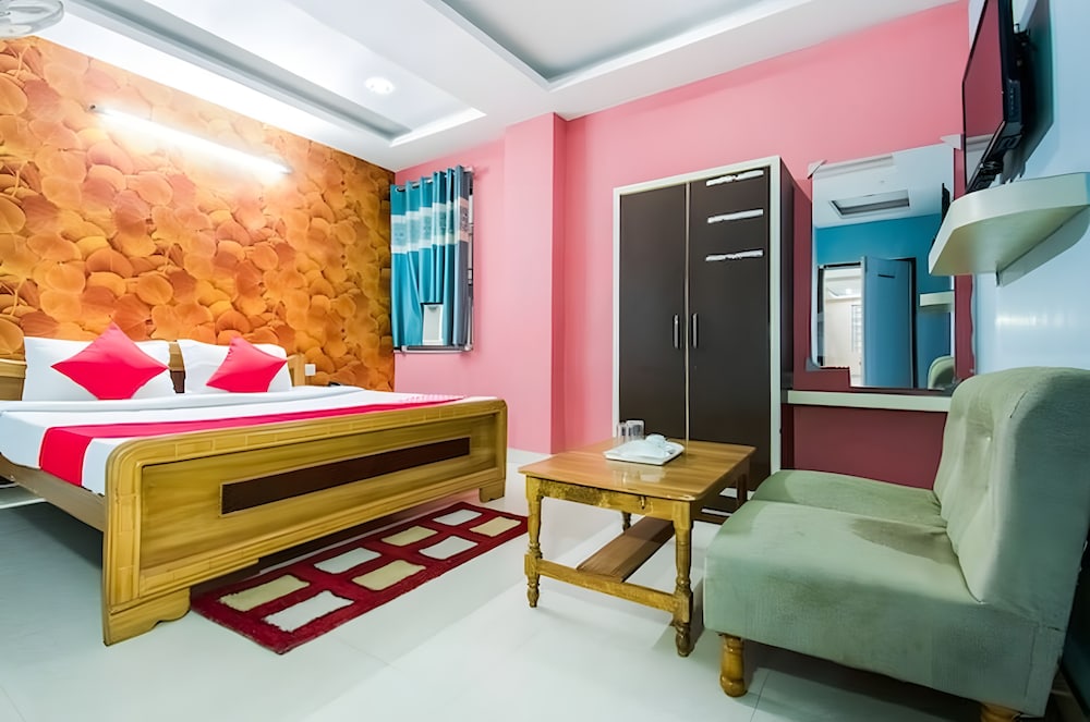 HOTEL PRADHAN INN