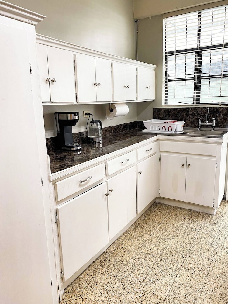 Stylish One-bedroom Apartment in Secure Compound, Port of Spain