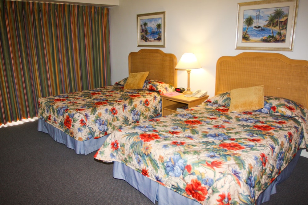 Castaways Resort and Suites - Photo 15
