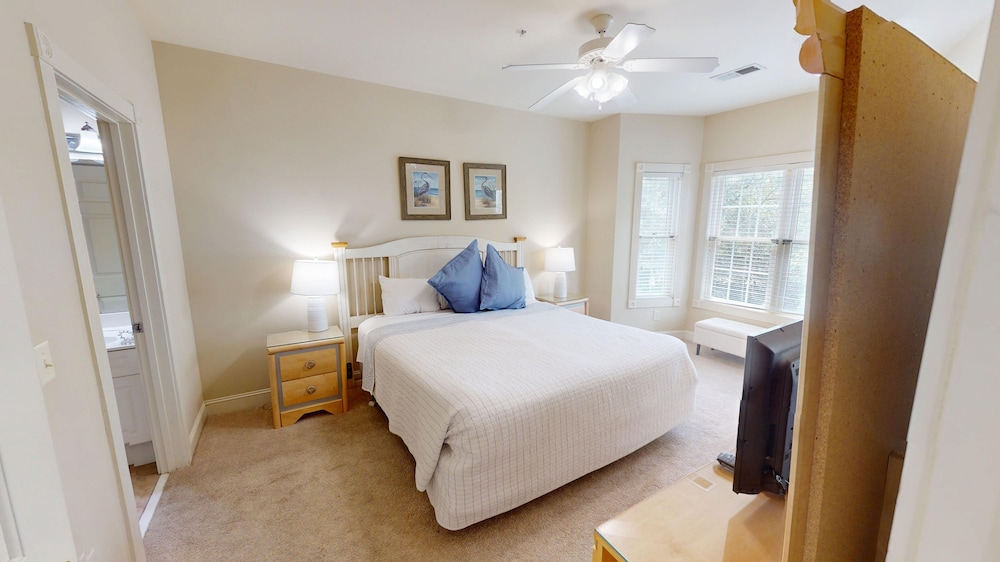 Magnolia Pointe 4865-204 2 Bedroom Condo