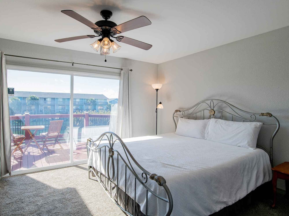 Moonlight Beach Villa by Southern Vacation Rentals view 3