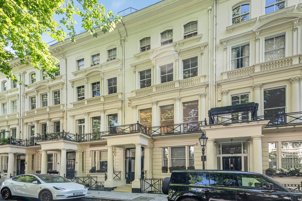 2-bed Knightsbridge Home