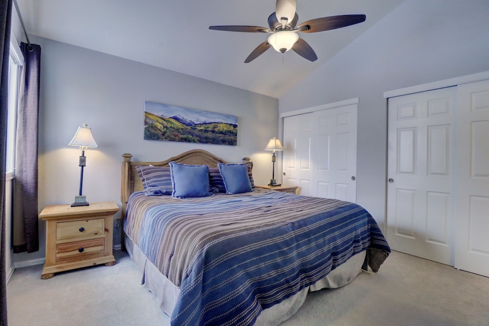 Private Mountain Town home Pet Friendly with Great Views - WD12 by Redawning
